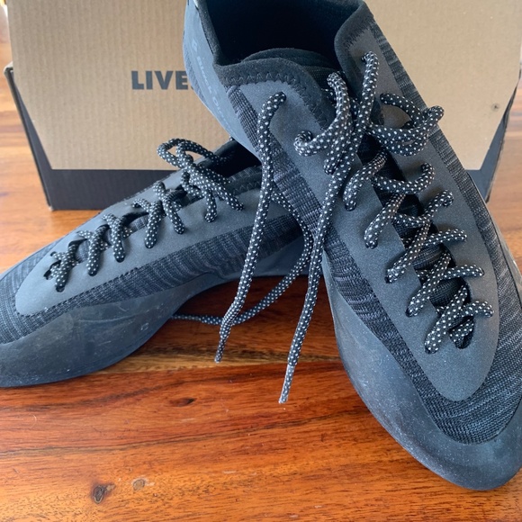 Black Diamond Momentum Lace Climbing Shoes (Men’s 10.5 Women’s 9.5) - Picture 2 of 3